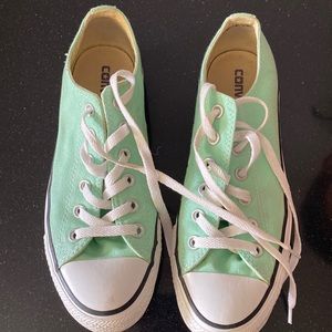 Green Low Top Converse All Stars